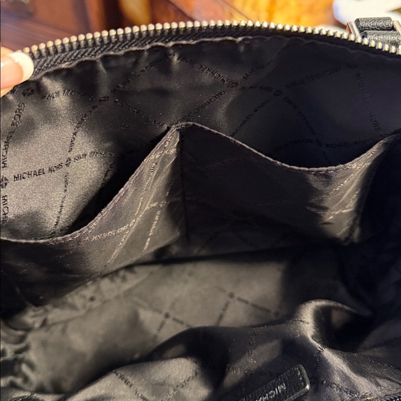 Michael Kors chic black signature logo tote with side pockets and full zip top - Picture 10 of 10